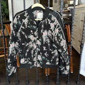 Joie bomber jacket , super comfy !